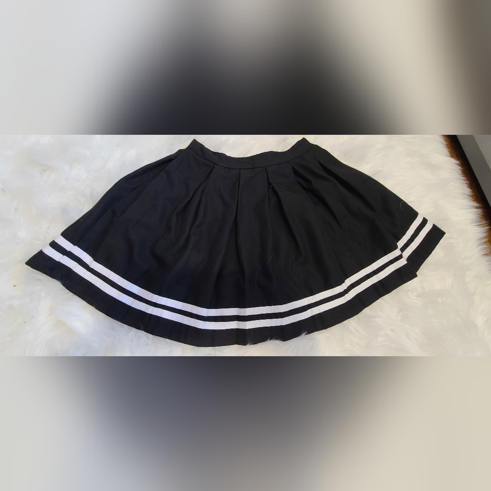 Black and white Hot Topic skirt size XS